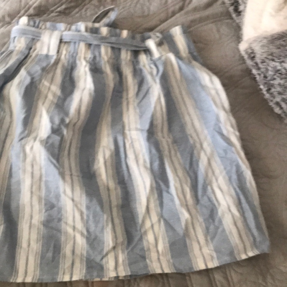 skirt - Picture 2 of 2